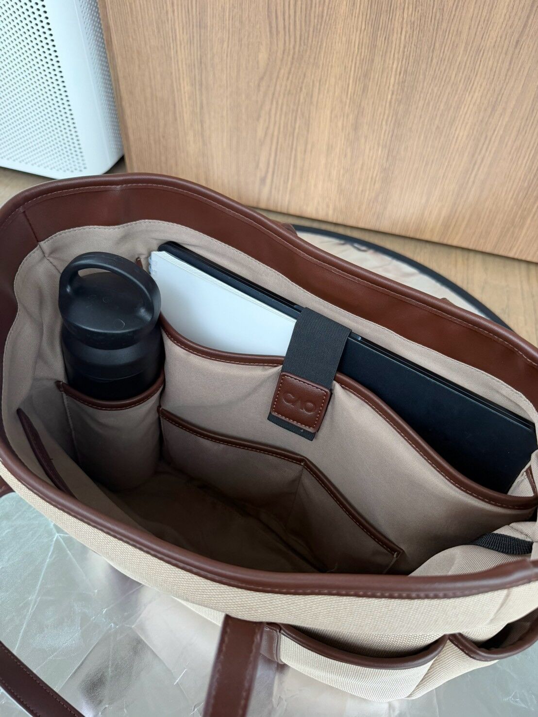 CAO Tote in Brown / Ecru, interior with bottle slot and laptop strap